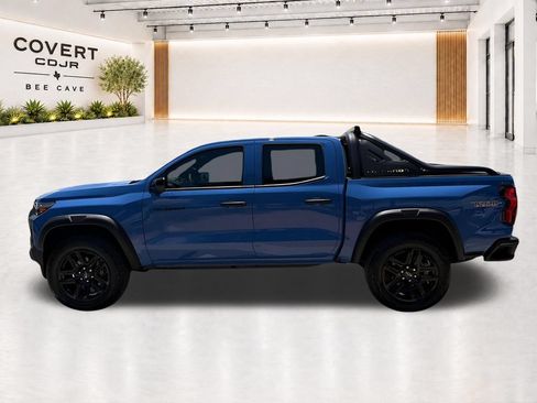 Used 2025 Chevrolet Colorado Trail Boss w/ Midnight Edition AWD/4WD image 10