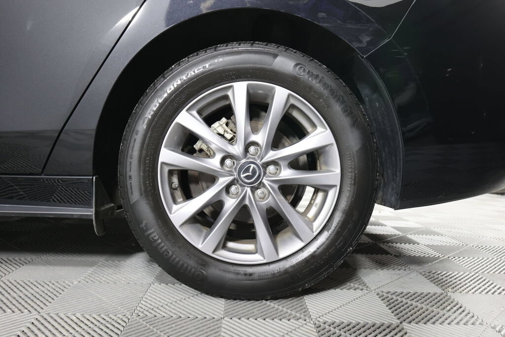 Used 2022 MAZDA MAZDA3 s FWD image 8
