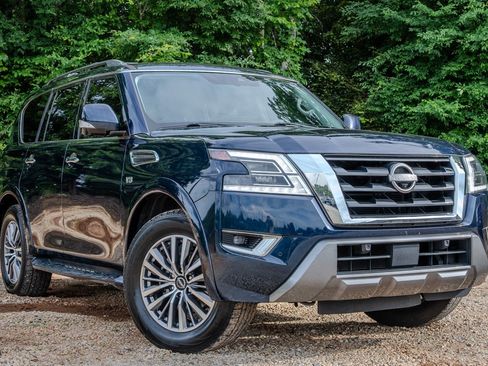 Used 2022 Nissan Armada SL w/ Captain's Chairs Package RWD image 7
