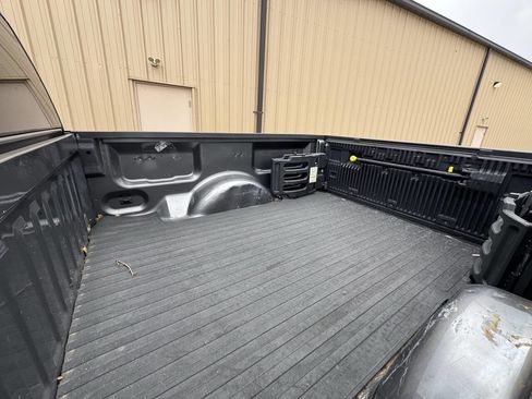 Used 2010 Ford F150 XLT image 21