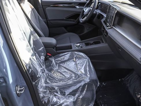 New 2026 Volkswagen Tiguan SE R-Line image 40