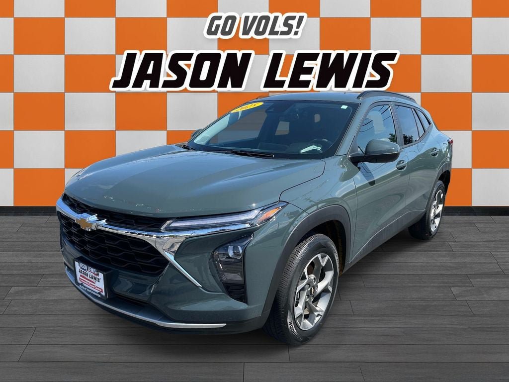 Used 2025 Chevrolet Trax LT FWD image 7