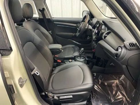 Used 2022 MINI Cooper 4-Door Hardtop image 18