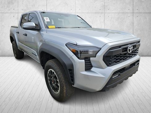 Used 2024 Toyota Tacoma TRD Off-Road image 2