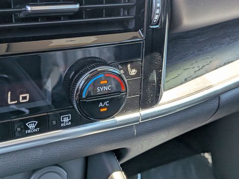 Used 2022 Nissan Rogue Platinum w/ Head-Up Display Package FWD image 31