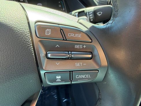 Used 2022 Hyundai Ioniq SE FWD image 15