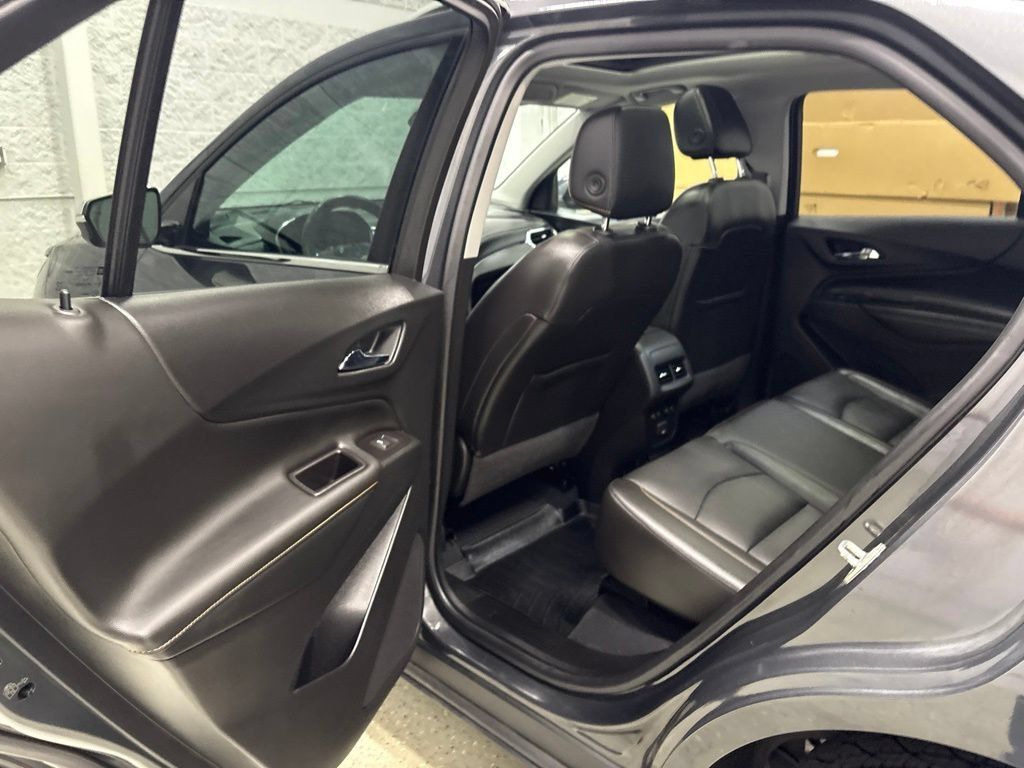 Used 2021 Chevrolet Equinox Premier AWD/4WD image 32