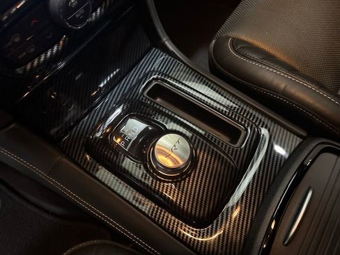 Used 2023 Chrysler 300 C image 28