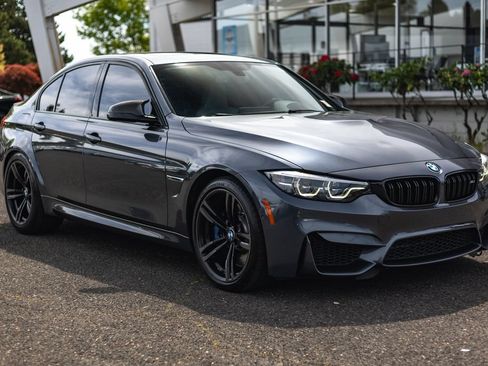 Used 2018 BMW M3 w/ Executive Package RWD image 4