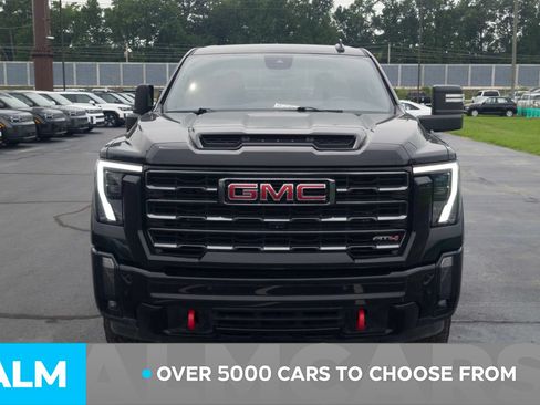 Used 2024 GMC Sierra 2500 AT4 AWD/4WD image 2
