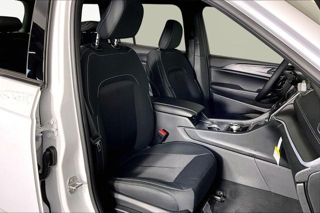New 2026 Jeep Grand Cherokee Laredo X AWD/4WD image 12