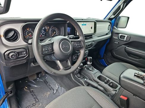 Used 2024 Jeep Wrangler Unlimited Sport AWD/4WD image 16