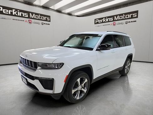 New 2026 Jeep Grand Cherokee L Limited AWD/4WD image 1