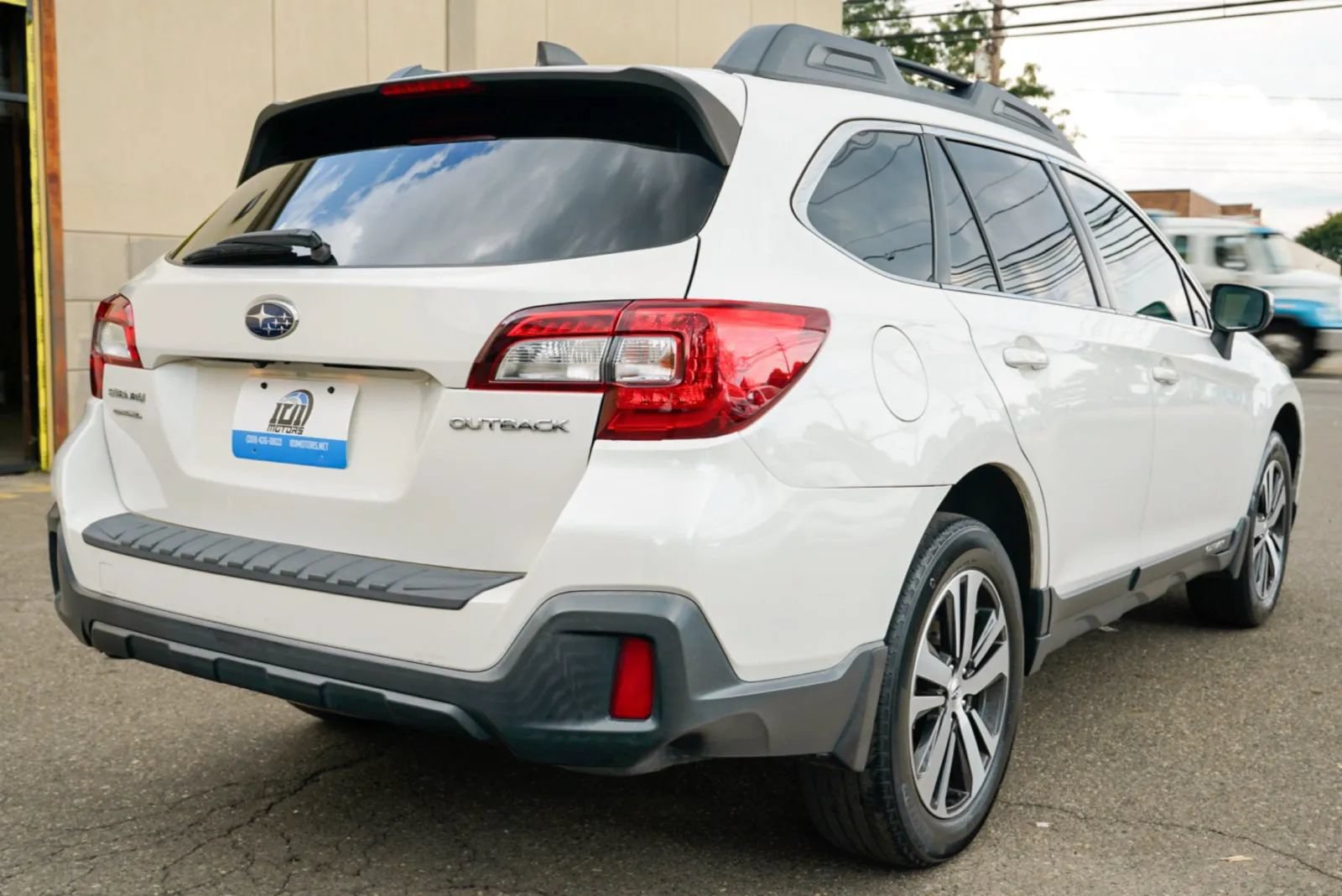 Used 2018 Subaru Outback 2.5i Limited w/ Popular Package #2 AWD/4WD image 5