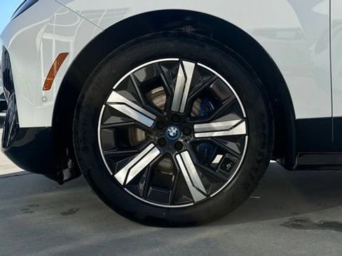 Used 2022 BMW iX xDrive50 w/ Premium Package AWD/4WD image 24