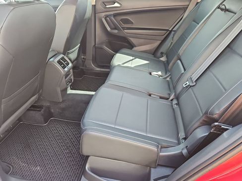 Used 2021 Volkswagen Tiguan SE AWD/4WD image 19