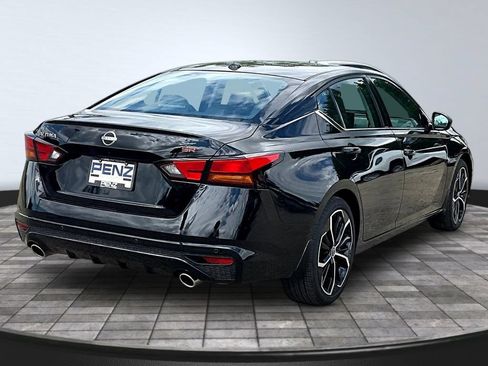 Used 2025 Nissan Altima 2.5 SR w/ SR Premium Package FWD image 7