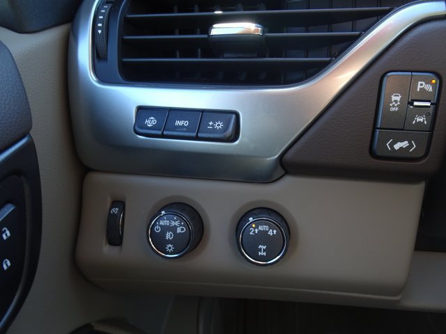 Used 2020 Chevrolet Tahoe Premier AWD/4WD image 30