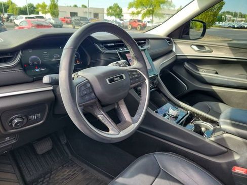Used 2022 Jeep Grand Cherokee L Limited w/ Luxury Tech Group II AWD/4WD image 14