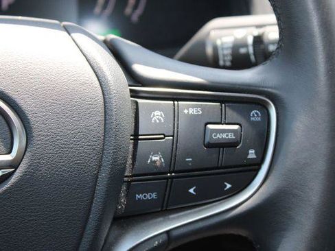 Certified 2025 Lexus UX 300h FWD image 17