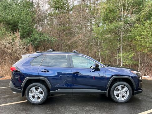 Used 2024 Toyota RAV4 XLE w/ Convenience Package image 6