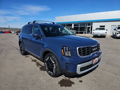 Used 2025 Kia Telluride S image 4