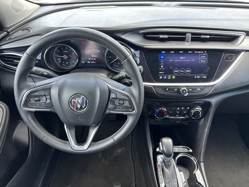 Used 2020 Buick Encore GX Preferred w/ Cold Weather Comfort Package FWD image 17