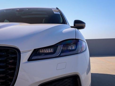 Used 2024 Jaguar F-PACE R-Dynamic S image 11