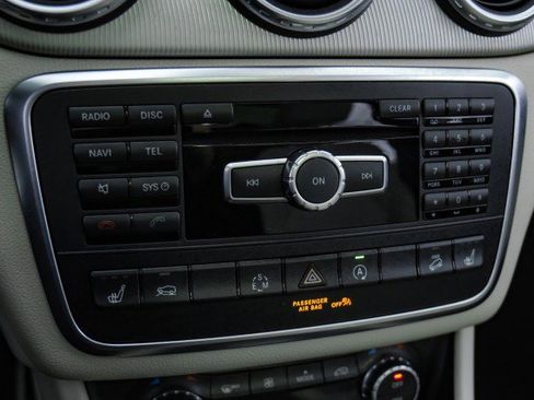 Used 2015 Mercedes-Benz GLA 250 4MATIC image 23