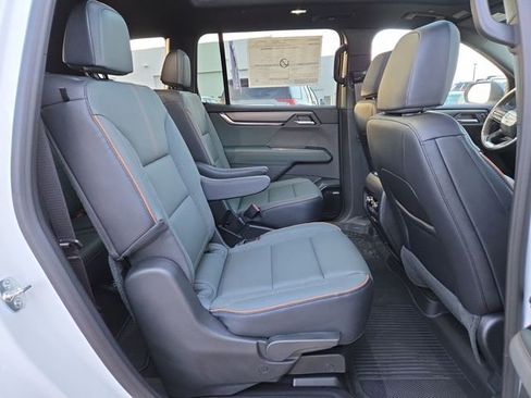 New 2026 GMC Acadia AT4 w/ Luxury Package image 36