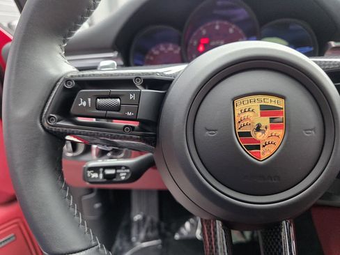 Certified 2025 Porsche Macan GTS AWD/4WD image 29