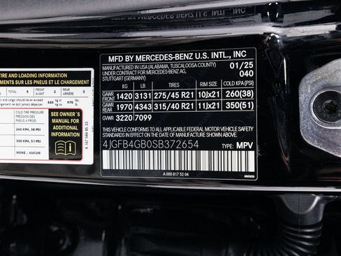 Used 2025 Mercedes-Benz GLE 450e 4MATIC w/ AMG Line Exterior image 40
