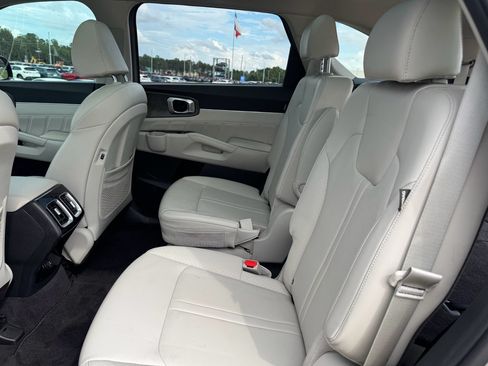 Used 2025 Kia Sorento SX AWD/4WD image 28