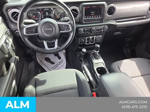 Used 2021 Jeep Wrangler Unlimited Sahara AWD/4WD image 10