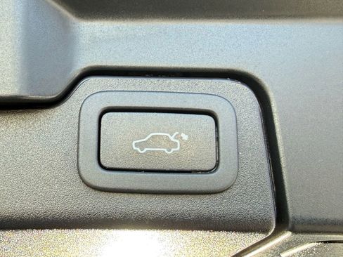 Used 2015 Land Rover Range Rover Evoque Pure Plus image 15