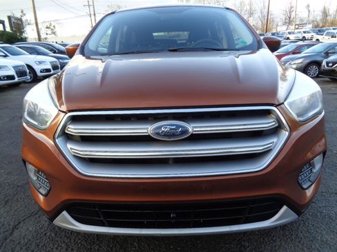 Used 2017 Ford Escape SE image 3