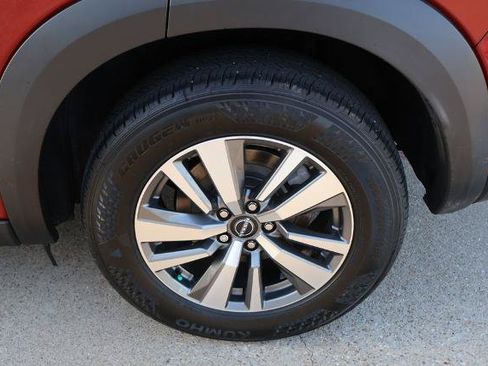 Certified 2023 Nissan Pathfinder SL FWD image 10
