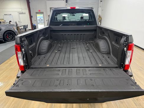 Used 2017 Ford F250 XL w/ STX Appearance Package AWD/4WD image 8