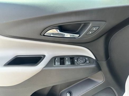 Certified 2024 Chevrolet Equinox LT FWD image 17