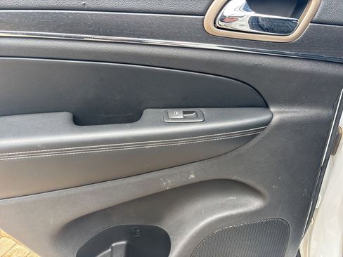 Used 2015 Jeep Grand Cherokee Limited image 26