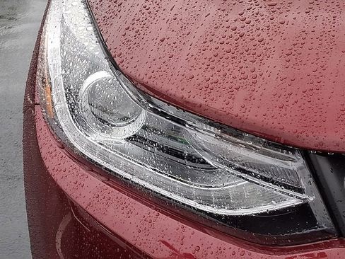 Certified 2022 Chevrolet Trax LT w/ LT Convenience Package image 9