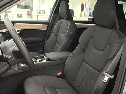 Used 2026 Volvo XC90 B6 Plus w/ Protection Package Premier image 23