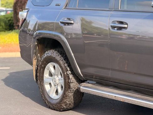 Used 2018 Toyota 4Runner SR5 Premium AWD/4WD image 9