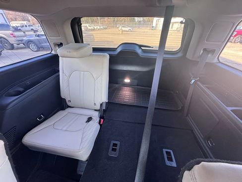 Used 2019 Ford Expedition Platinum image 16