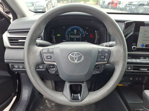 Used 2025 Toyota Camry LE image 22