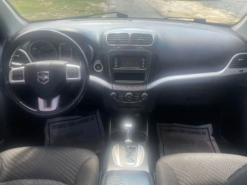 Used 2018 Dodge Journey SE w/ Popular Equipment Group image 11