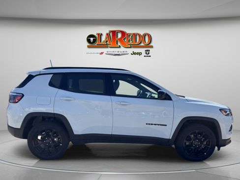 New 2026 Jeep Compass Latitude image 8