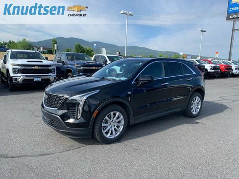 Used 2021 Cadillac XT4 Luxury w/ Driver Awareness Package AWD/4WD image 3