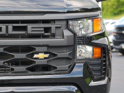 Used 2023 Chevrolet Silverado 1500 Custom AWD/4WD image 9
