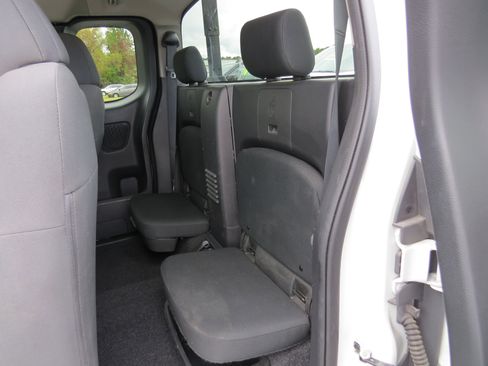 Used 2022 Nissan Frontier S w/ Technology Package image 15